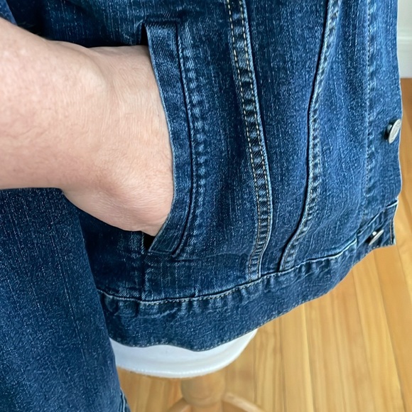 Uniqlo NWOT Dark Blue Denim Jacket, Size M - Picture 5 of 12